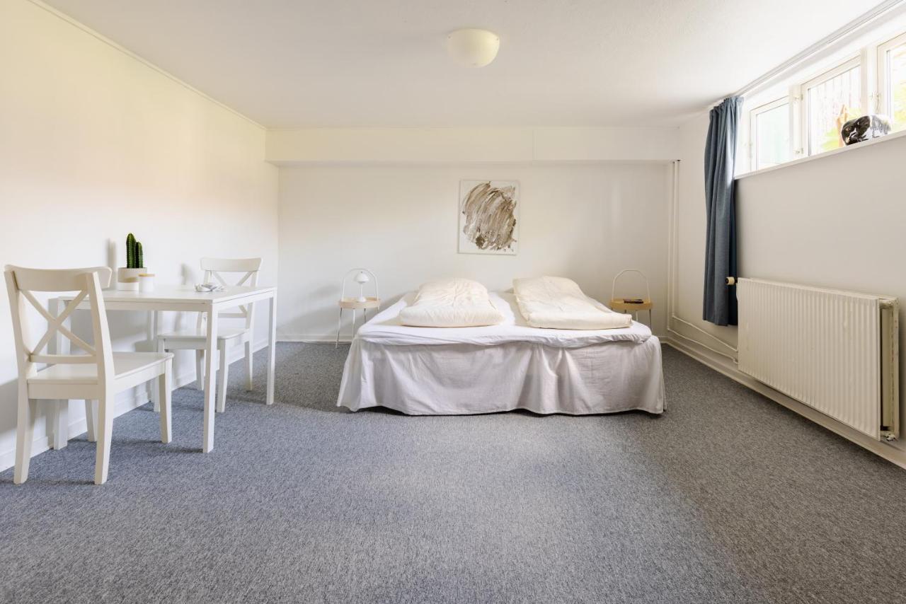 Vaerelse I Rolig Villakvarter, Central Beliggenhed Odense Exteriér fotografie